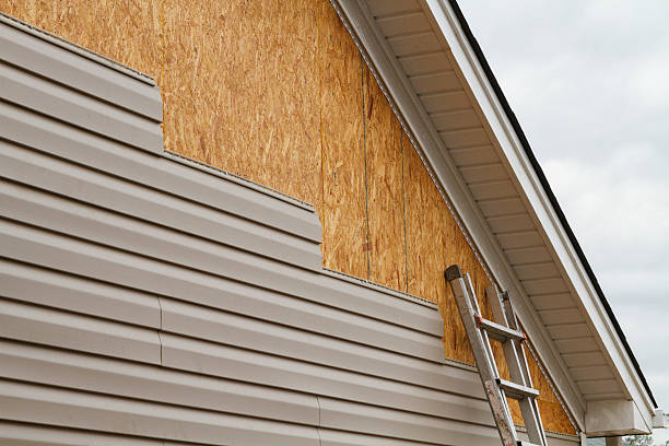 24/7 Emergency Vinyl Siding experts in Breezewood, PA